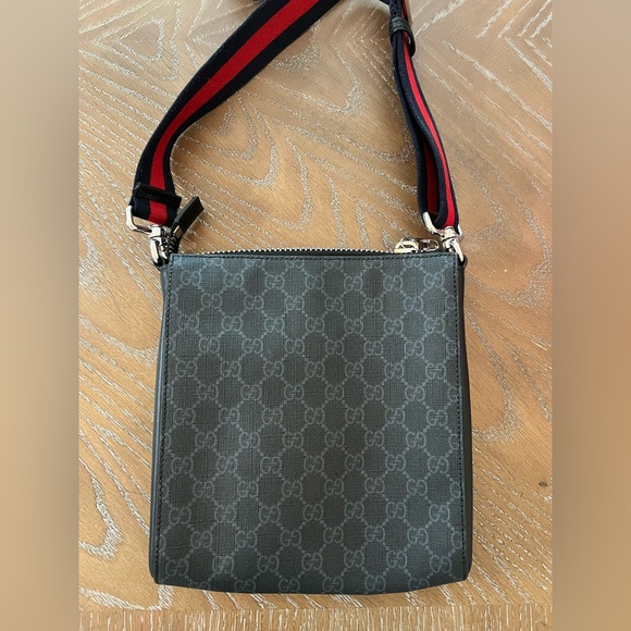 Authentic Gucci crossbody bag - Picture 4 of 5
